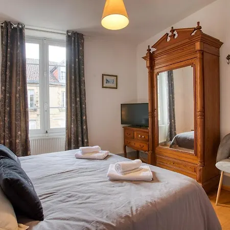 En Couleurs - Maison 10 Pour 10 Personnes En Centre-ville Hébergement de vacances