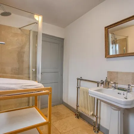 Hébergement de vacances En Couleurs - Maison 10 Pour 10 Personnes En Centre-ville *